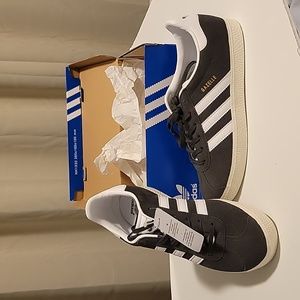 NWT Adidas Gazelle 5.5 boys